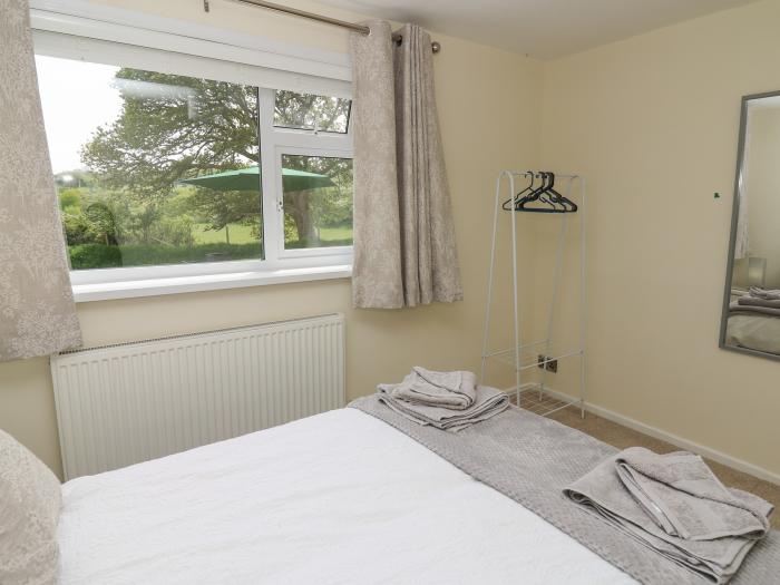 Erw Lon in Rhydyfelin near Aberystwyth, Ceredigion. Spacious grounds. Child-friendly. Ample parking.