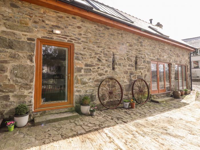 Ysubor Craig y Gronfa, Mallwyd, Powys. Snowdonia NP, barn conversion, great views, off-road parking.