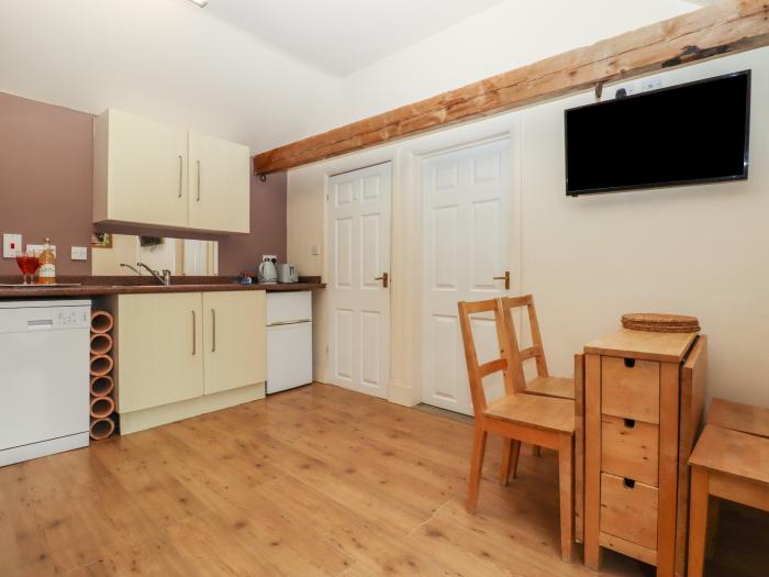 The Old Saw Mill, Wye, Kent, large, private patio with furniture, pet-friendly, single-storey, 8bed.