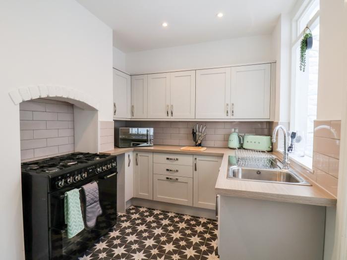 46 St. Mary's Walk Scarborough, North Yorkshire, Close to a beach, SMEG fridge/freezer, Range cooker