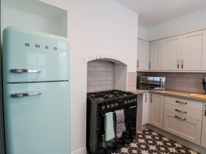 46 St. Mary's Walk Scarborough, North Yorkshire, Close to a beach, SMEG fridge/freezer, Range cooker