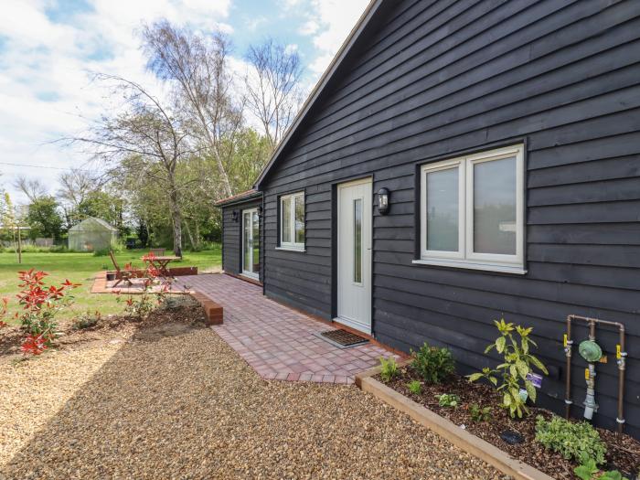 Bramley Cottage, St. Osyth, Essex. Countryside, Working Farm, Two Bedrooms, Sleeps Four, Terrace, TV