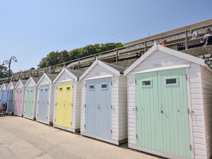 River Lym Cottage, Lyme Regis, Dorset. Garden & patio. Off-road parking. Two bedrooms. Pet-friendly.