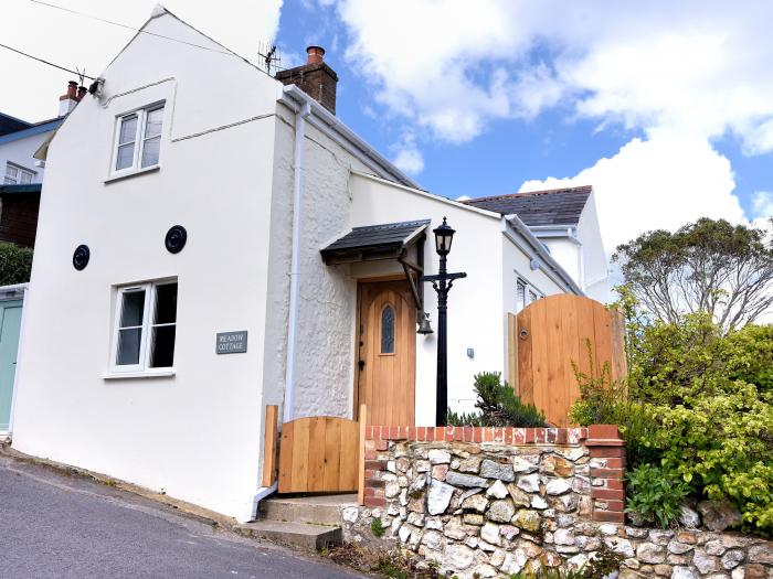 Meadow Cottage, Charmouth, Dorset, close to amenities and the beach, pet-friendly, stylish, gardens,