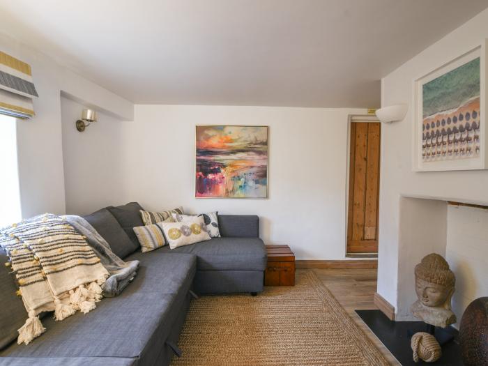 Meadow Cottage, Charmouth, Dorset, close to amenities and the beach, pet-friendly, stylish, gardens,