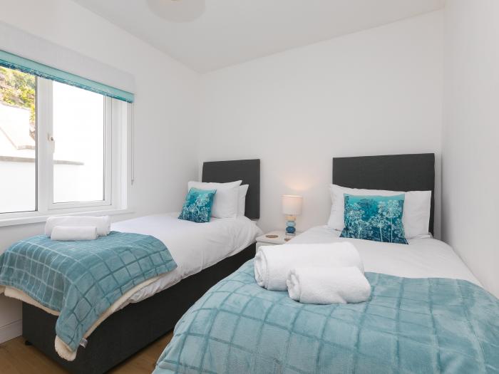 Millies, Carbis Bay, Cornwall. 2-bedroom apartment, near the beach and amenities. Allocated parking.