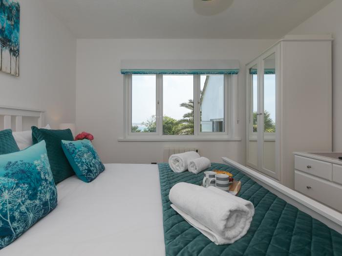 Millies, Carbis Bay, Cornwall. 2-bedroom apartment, near the beach and amenities. Allocated parking.