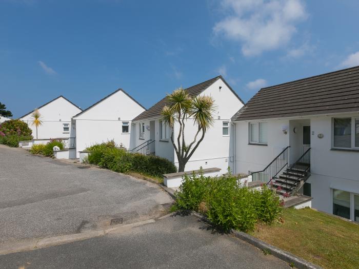 Millies, Carbis Bay, Cornwall. 2-bedroom apartment, near the beach and amenities. Allocated parking.