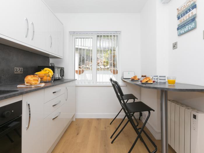 Millies, Carbis Bay, Cornwall. 2-bedroom apartment, near the beach and amenities. Allocated parking.