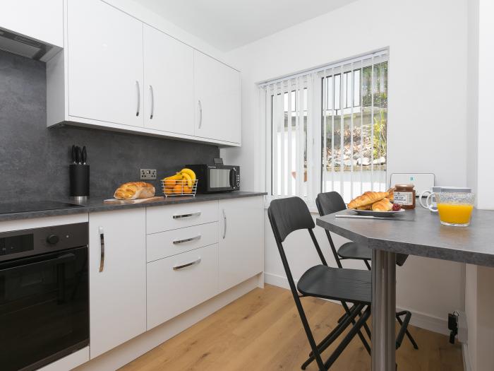 Millies, Carbis Bay, Cornwall. 2-bedroom apartment, near the beach and amenities. Allocated parking.