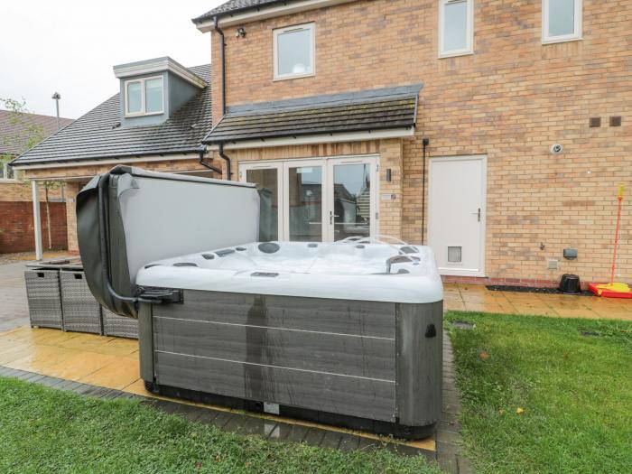 Sanctuary Vie, Stannington near Morpeth, Northumberland. Hot tub. Garden. Off-road parking. Smart TV