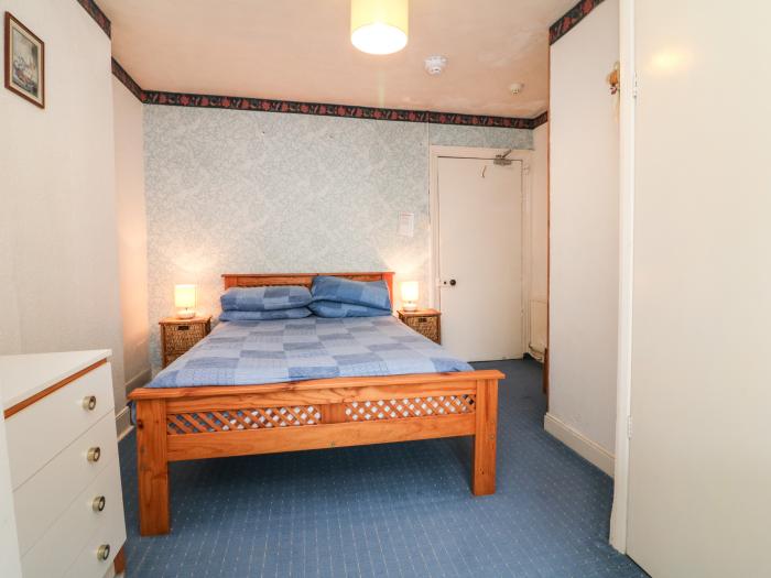 Beaufort House rests in Ilfracombe, Devon sleeping 20 guests in nine bedrooms. Two pets, parking, TV