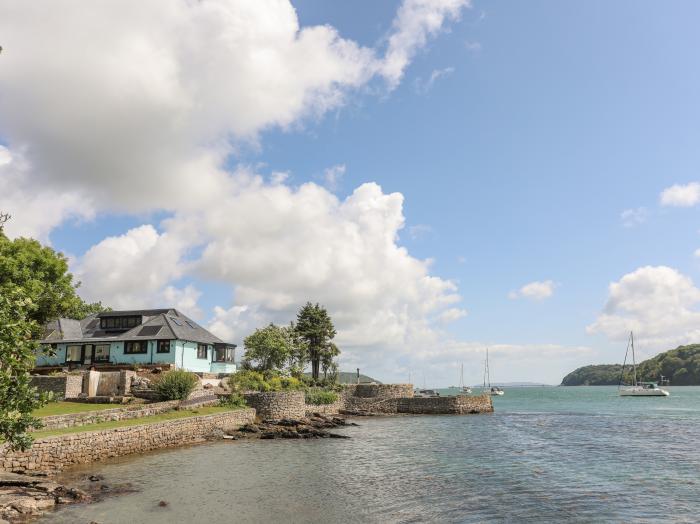 Ynys Faelog, Menai Bridge