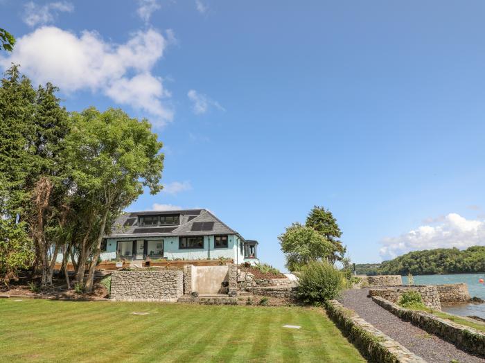 Ynys Faelog, Menai Bridge