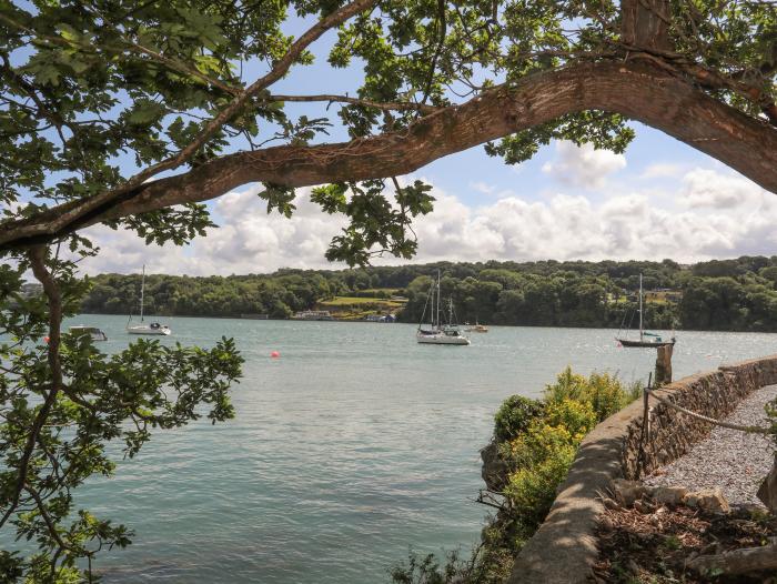 Ynys Faelog, Menai Bridge