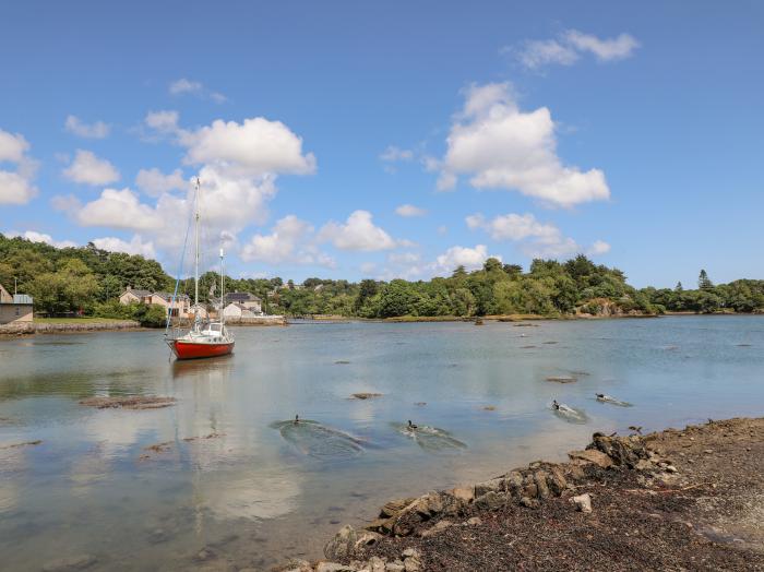 Ynys Faelog, Menai Bridge