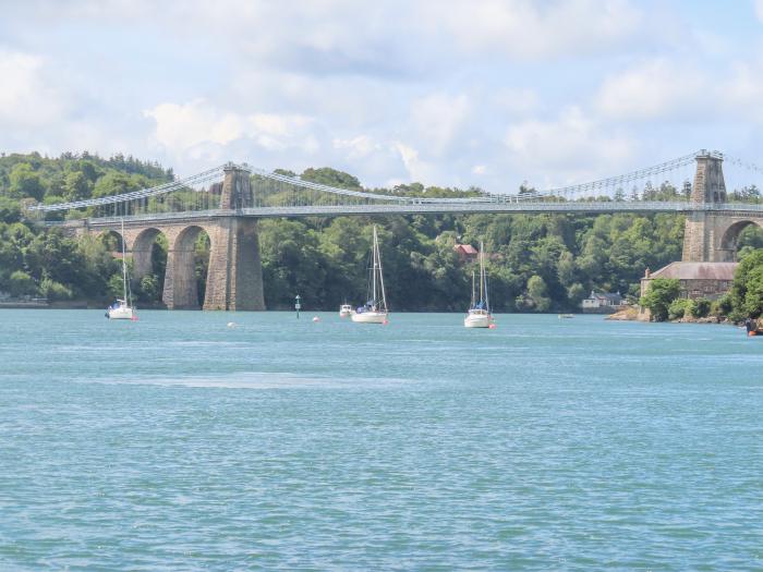 Ynys Faelog, Menai Bridge