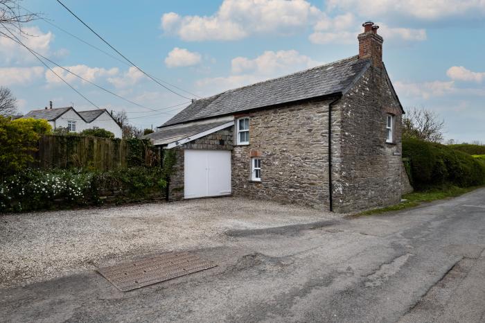 Marine Cottage, Rock