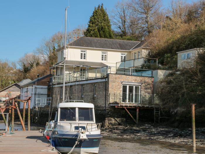 Spanish Boathouse, Galmpton, Torbay, Devon, WiFi. Near Dartmoor National Park, Open-plan, Dishwasher