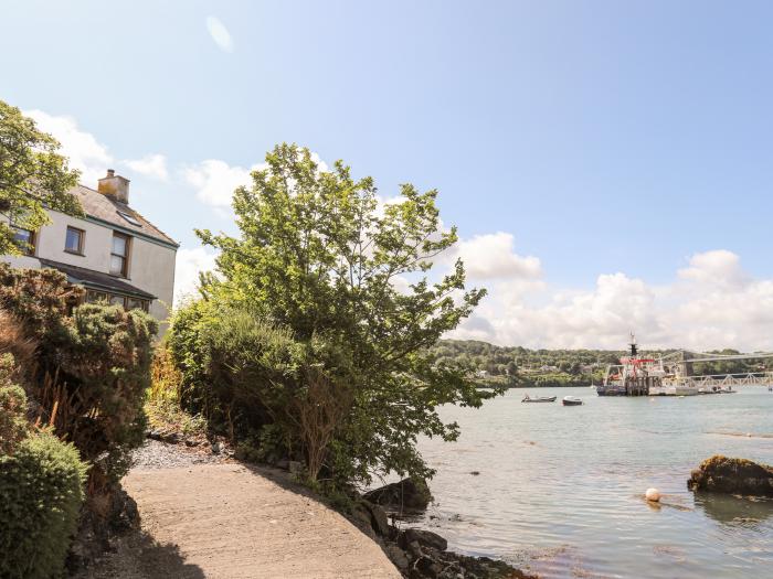 Ynys Faelog Cottage, Menai Bridge