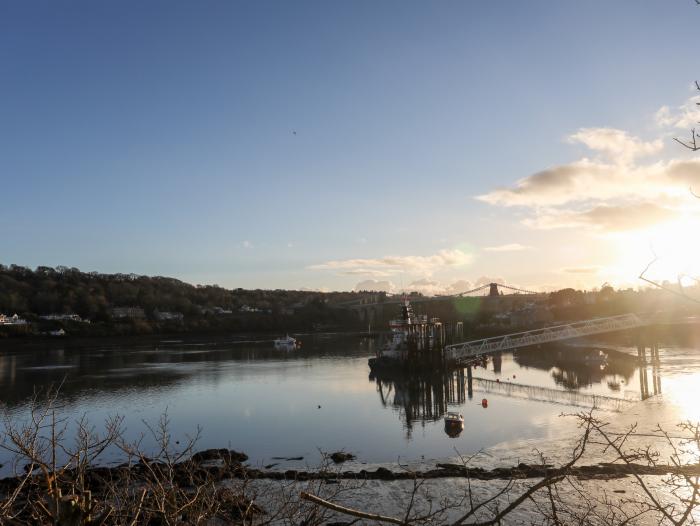 Ynys Faelog Cottage, Menai Bridge