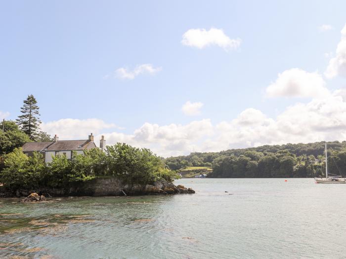 Ynys Faelog Cottage, Menai Bridge