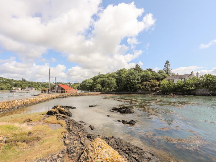 Ynys Faelog Cottage, Menai Bridge