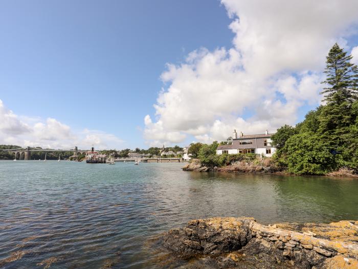 Ynys Faelog Cottage, Menai Bridge