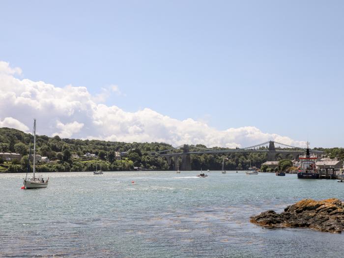 Ynys Faelog Cottage, Menai Bridge