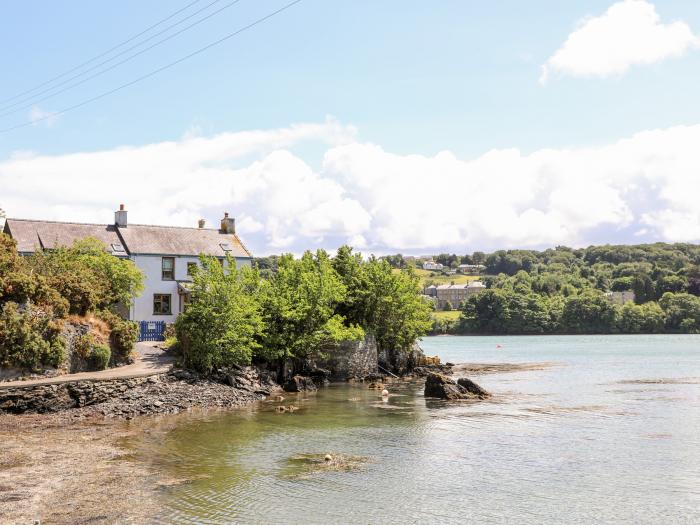 Ynys Faelog Cottage, Menai Bridge