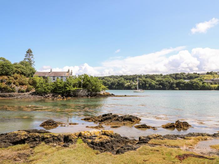 Ynys Faelog Cottage, Menai Bridge