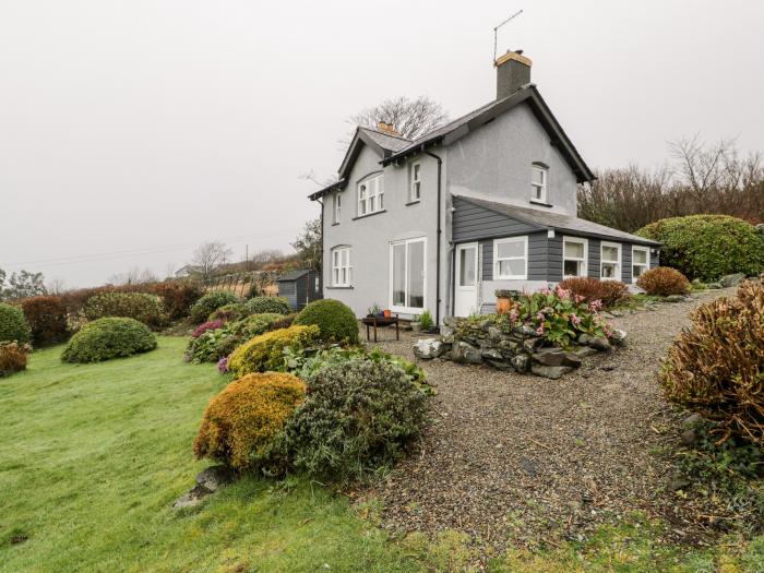 Sibrwd Y Mor in Harlech, Wales, in a National Park, off-road parking, enclosed garden, summer house.