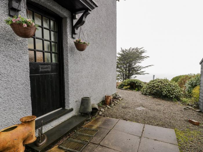 Sibrwd Y Mor in Harlech, Wales, in a National Park, off-road parking, enclosed garden, summer house.