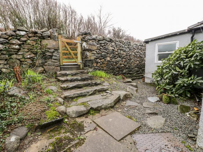 Sibrwd Y Mor in Harlech, Wales, in a National Park, off-road parking, enclosed garden, summer house.