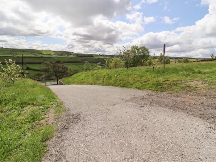 The Barn, Holmfirth, Yorkshire. Split-level. 3 bedrooms. Rural location. Pets welcome. Bike storage.