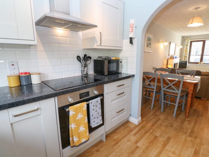 18 Sarahs View, Padstow, Cornwall, Mid-terrace, Open-plan, Double and twin bedrooms, Courtyard, WiFi