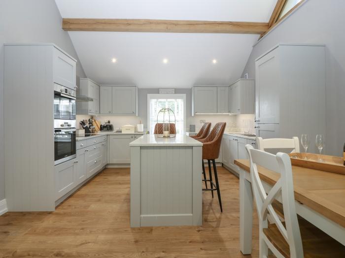 Belle View is near Abersoch in Gwynedd. Four-bedroom home with en-suite bedrooms. Hot tub. Stylish