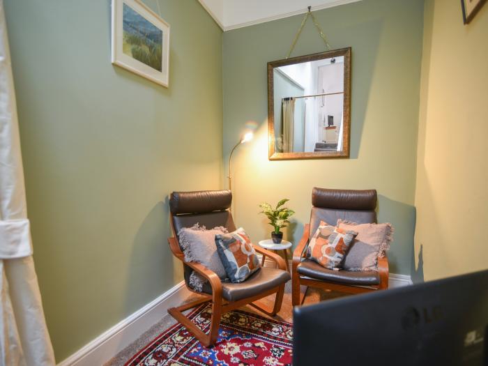 The Annexe, Lyme Regis, Dorset, romantic, pet-friendly, close to amenities and the beach, sea views,