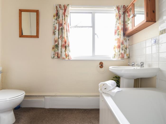 The Annexe, Lyme Regis, Dorset, romantic, pet-friendly, close to amenities and the beach, sea views,