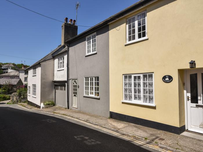 21 Mill Green, Lyme Regis, Dorset. Beach and eateries nearby, pet-friendly and enclosed lawn garden.