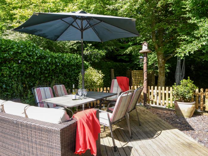 21 Mill Green, Lyme Regis, Dorset. Beach and eateries nearby, pet-friendly and enclosed lawn garden.