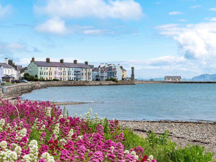 Tros Yr Afon, Beaumaris