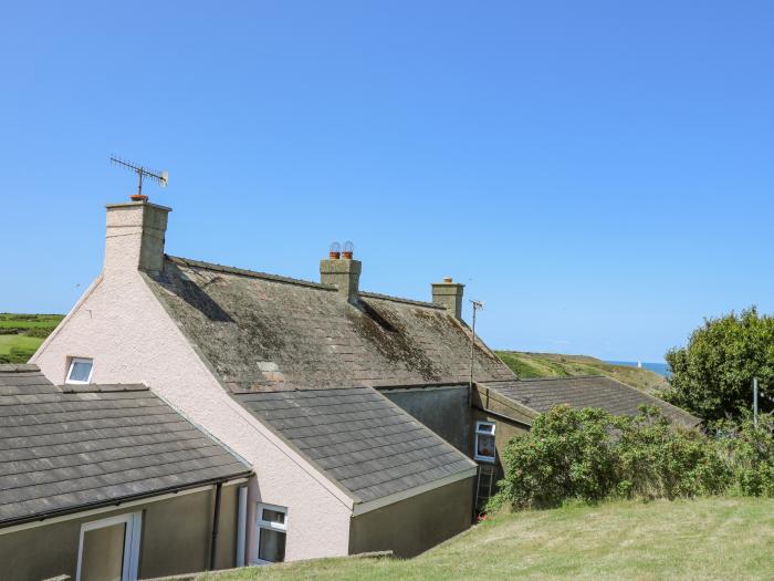 2 Sunny Hill, St Davids