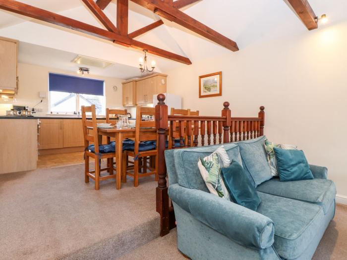 Mallard Cottage is in Penrith, Cumbria. In a National Park. Private parking. Reverse-level. En-suite