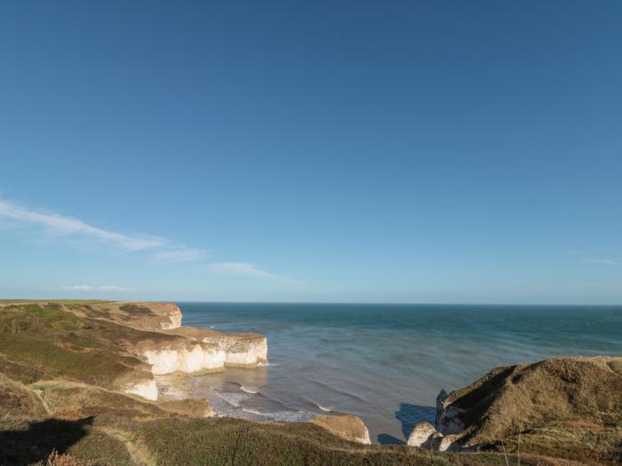 Highcliffe Manor, East Riding of Yorkshire. Close to a beach. In a Nature Reserve. Off-road parking.