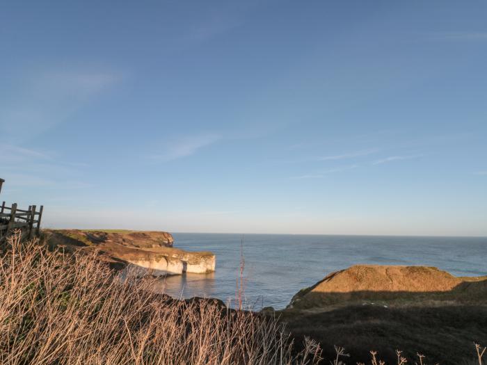 Highcliffe Manor, East Riding of Yorkshire. Close to a beach. In a Nature Reserve. Off-road parking.