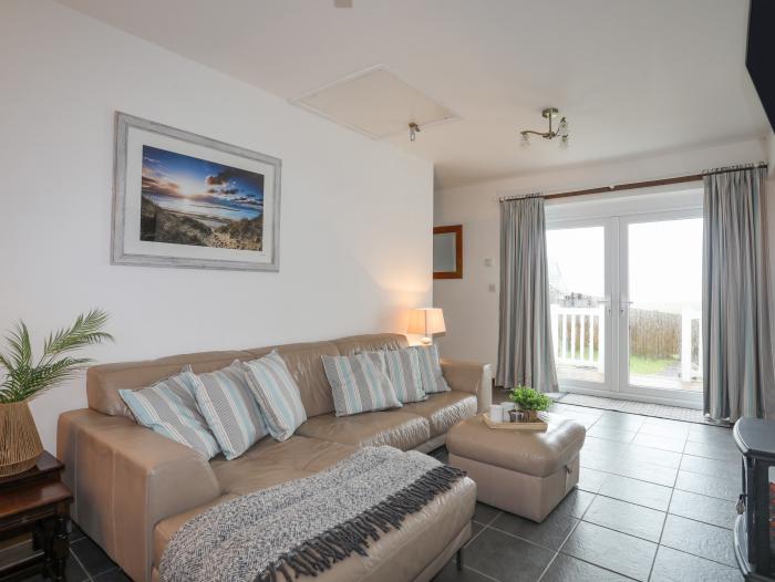 Cottage in Cilan near Abersoch, Gwynedd sleeps four guests in two bedrooms. Pet-friendly with garden