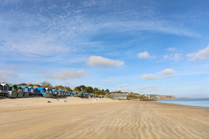 Cottage in Cilan near Abersoch, Gwynedd sleeps four guests in two bedrooms. Pet-friendly with garden