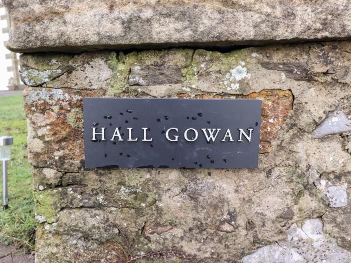 Hall Gowan in Carnforth, South Lakes. 3 bedrooms. Games room. Woodburning stove. Barbecue. Smart TVs