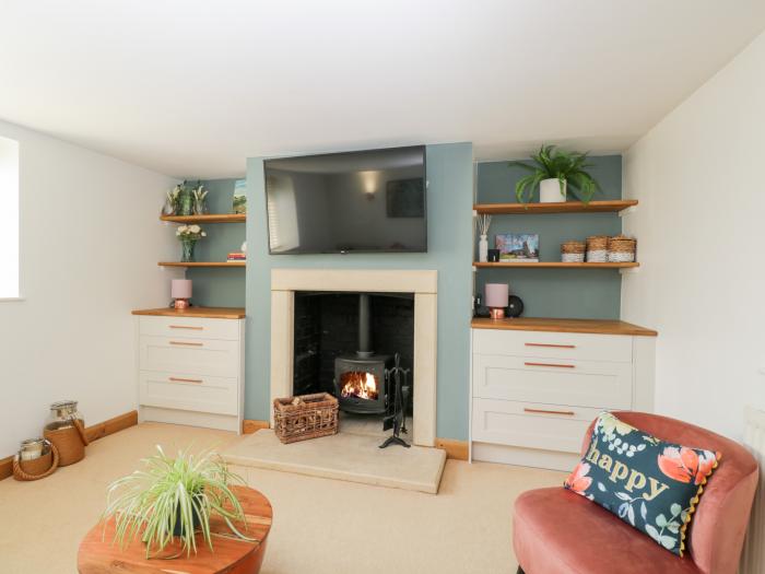 2 Dewars Farm Cottages Middleton Stoney, Oxfordshire. Smart TV. Hot tub. Pet-friendly. Close to shop